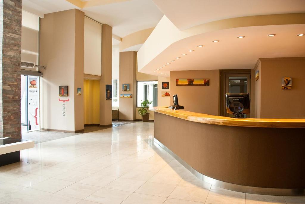 Hotel Piren Puerto Madryn Exterior foto